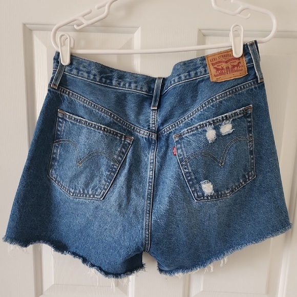 Levi's Classic Blue Jean Shorts - Picture 3 of 8